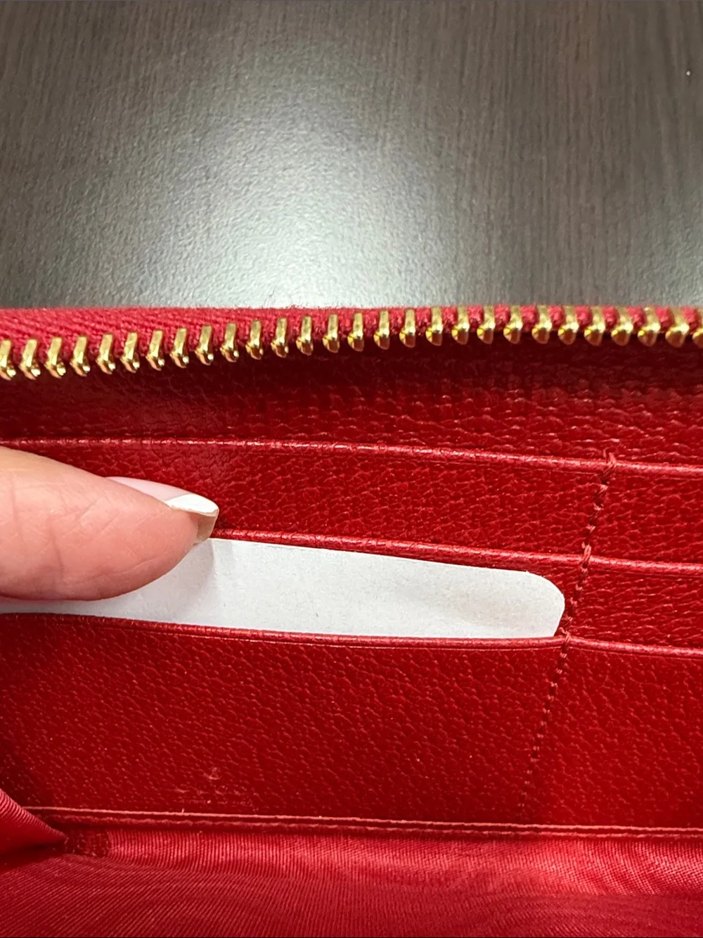 Gucci zip around
